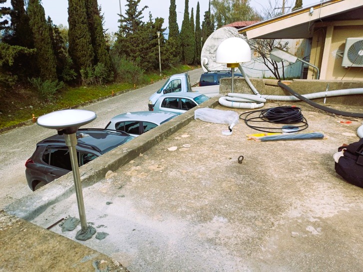 GNSS antennas set-up